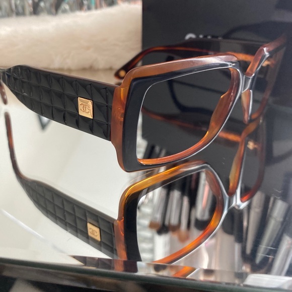 Chanel sunglasses main image 5